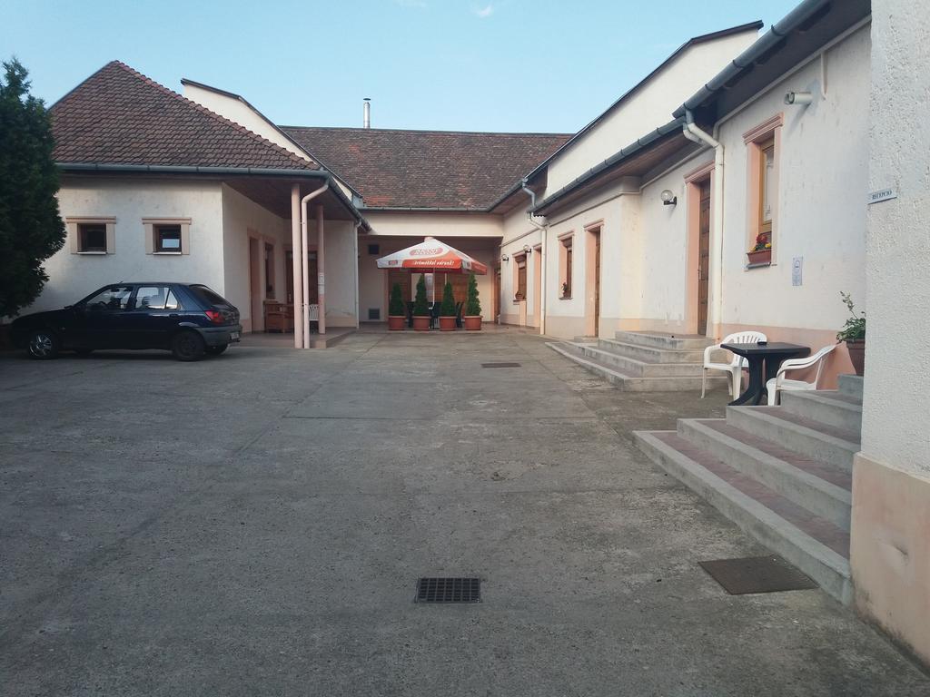 Rákóczi panzió Debrecen Exterior foto